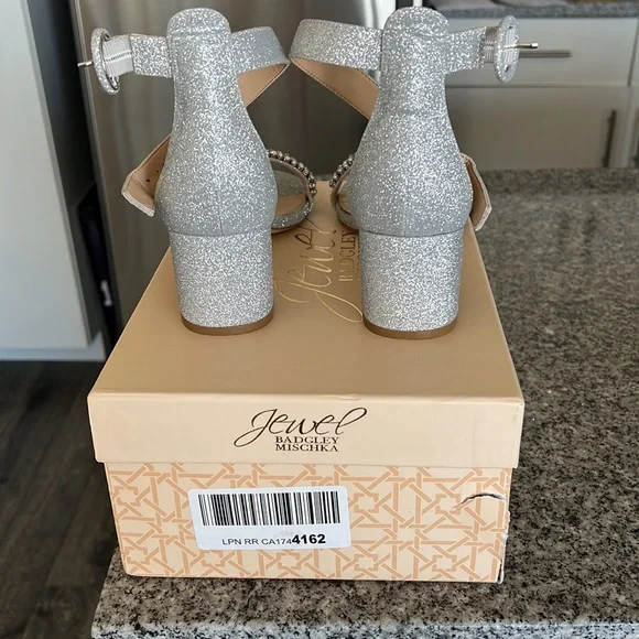 Jewel Badgley Mischa James Silver Block Heel Sandal Size 7.5 - Picture 2 of 7